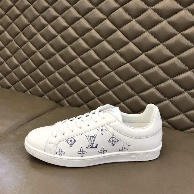 men LV shoes-210